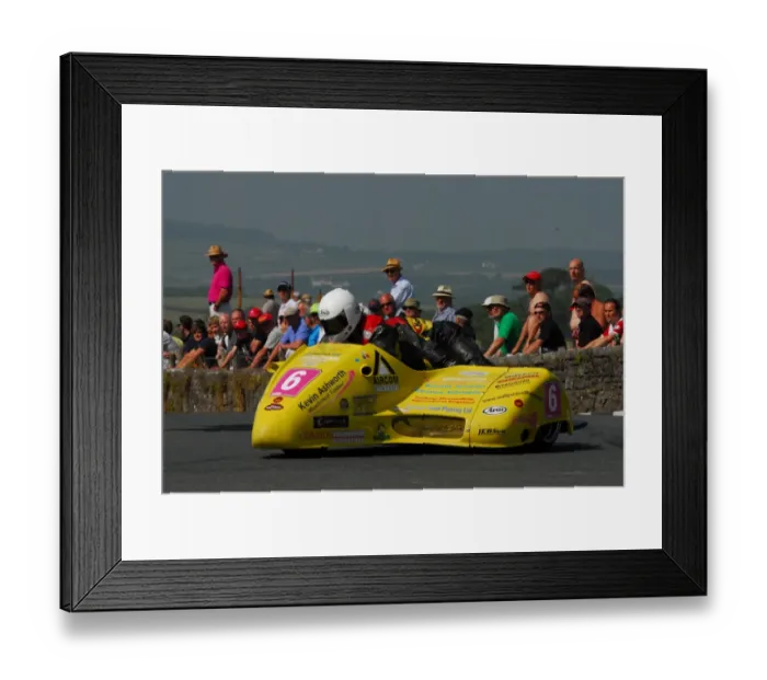 Framed Print : Gordon Shand & Phil Hyde (Shand Suzuki) 2013 Southern 100 Framed Print : Gordon Shand & Phil Hyde (Shand Suzuki) 2013 Southern 100