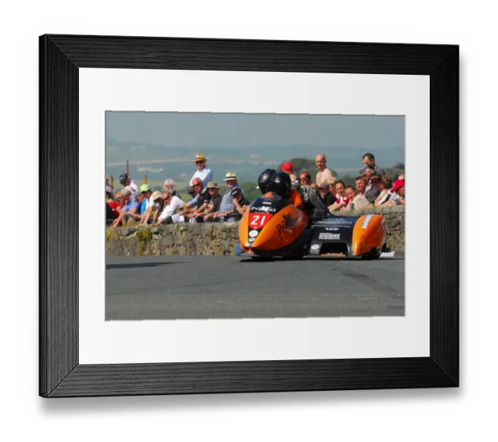 Framed Print : Dean Lindley & Jason O Connor (LCR Suzuki) 2013 Southern 100 Framed Print : Dean Lindley & Jason O Connor (LCR Suzuki) 2013 Southern 100