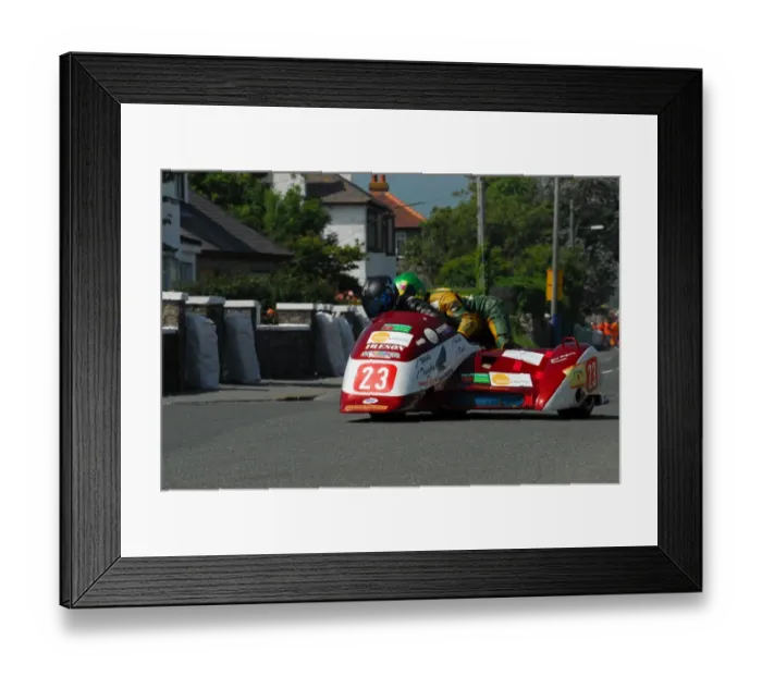 Framed Print : Nigel Smith & Chris McGahan (Ireson Honda) 2013 Southern 100 Framed Print : Nigel Smith & Chris McGahan (Ireson Honda) 2013 Southern 100