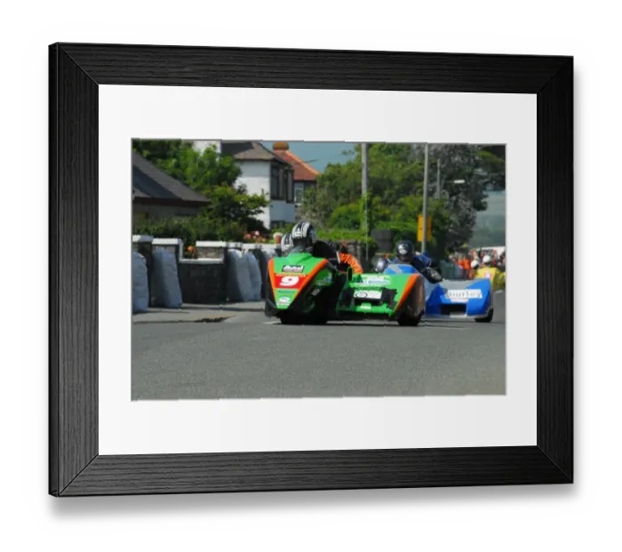 Framed Print : Darren Hope & Paul Bumfrey (DMR Kawasaki) 2013 Southern 100 Framed Print : Darren Hope & Paul Bumfrey (DMR Kawasaki) 2013 Southern 100