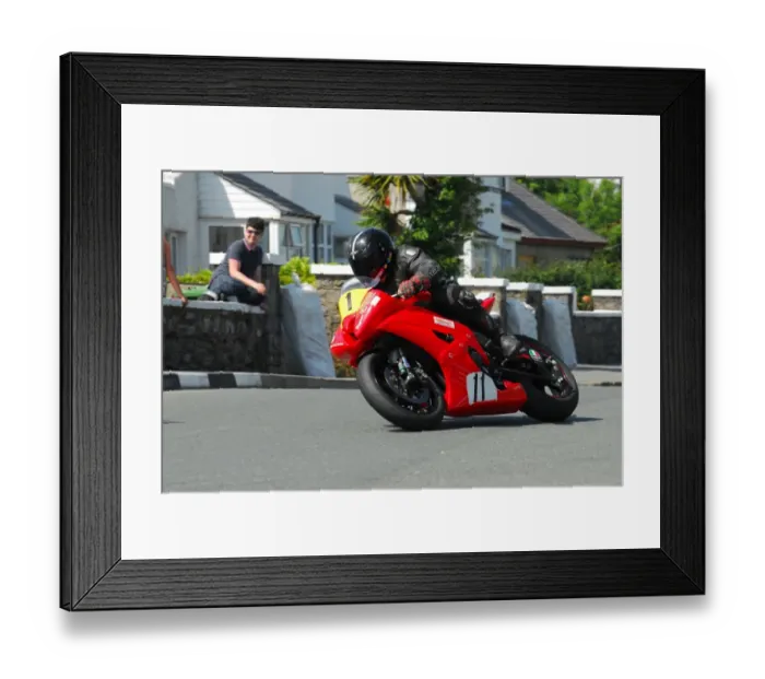 Framed Print : Mark Parrett (Yamaha) 2013 Southern 100 Framed Print : Mark Parrett (Yamaha) 2013 Southern 100