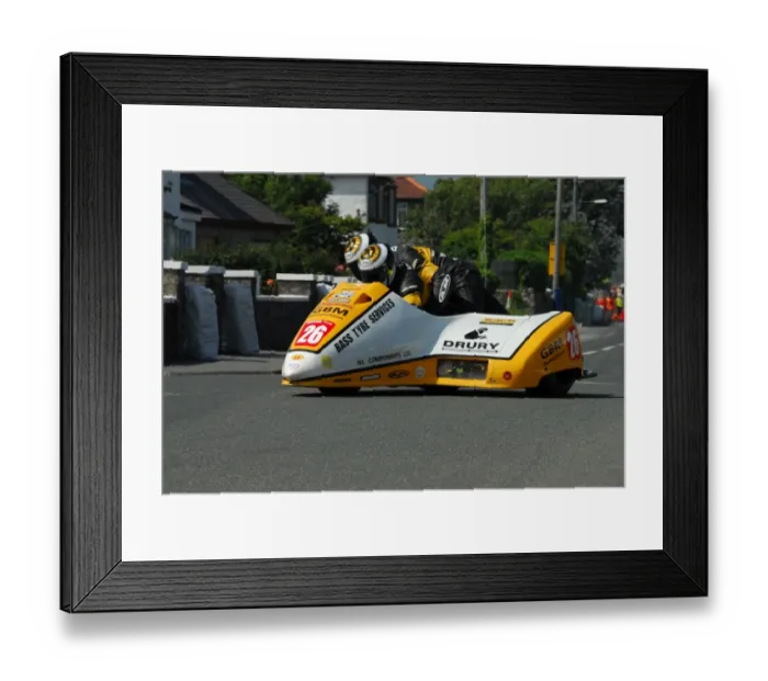 Framed Print : Gary Bryan & Jamie Winn (Baker Honda) 2013 Southern 100 Framed Print : Gary Bryan & Jamie Winn (Baker Honda) 2013 Southern 100