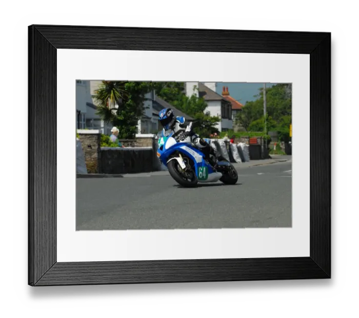 Framed Print : Stephen McKnight (Suzuki) 2013 Southern 100 Framed Print : Stephen McKnight (Suzuki) 2013 Southern 100