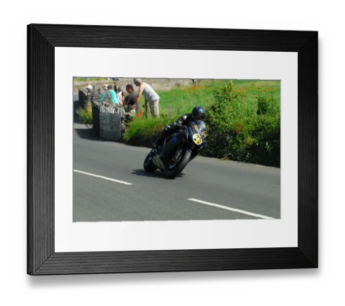 Framed Print : Andy Soar (Suzuki) 2013 Southern 100 Framed Print : Andy Soar (Suzuki) 2013 Southern 100