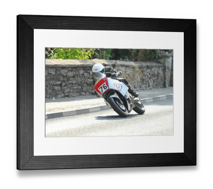 Framed Print : Shaun Anderson (Kawasaki) 2013 Formula 2 Classic TT Framed Print : Shaun Anderson (Kawasaki) 2013 Formula 2 Classic TT