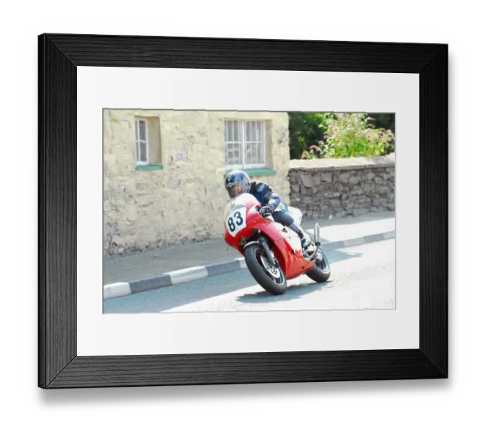 Framed Print : Tony Russell (Yamaha) 2013 Formula 2 Classic TT