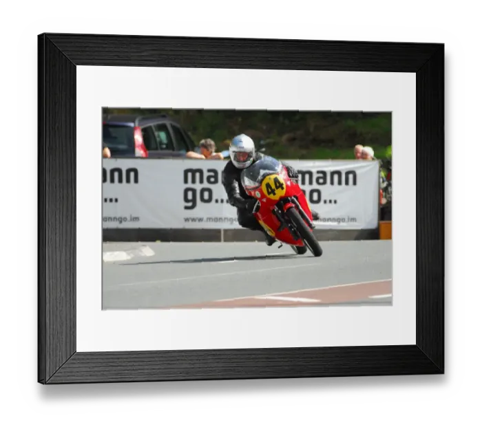 Framed Print : Bob Millinship (Ducati Seeley) 2013 Senior Classic TT Framed Print : Bob Millinship (Ducati Seeley) 2013 Senior Classic TT