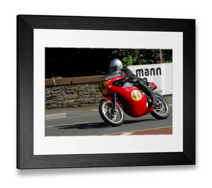 Framed Print : Bob Millinship (Seeley Ducati) 2013 Senior Classic TT Framed Print : Bob Millinship (Seeley Ducati) 2013 Senior Classic TT