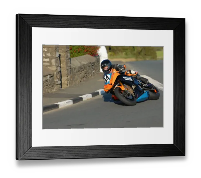 Framed Print : Wayne Hamilton (Yamaha) 2011 Southern 100