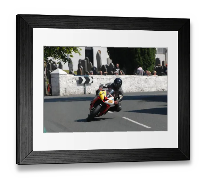 Framed Print : Mark Parrett (Yamaha) 2011 Southern 100 Framed Print : Mark Parrett (Yamaha) 2011 Southern 100