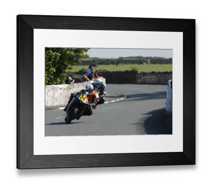 Framed Print : David Jeff (Yamaha) 2011 Southern 100 Framed Print : David Jeff (Yamaha) 2011 Southern 100