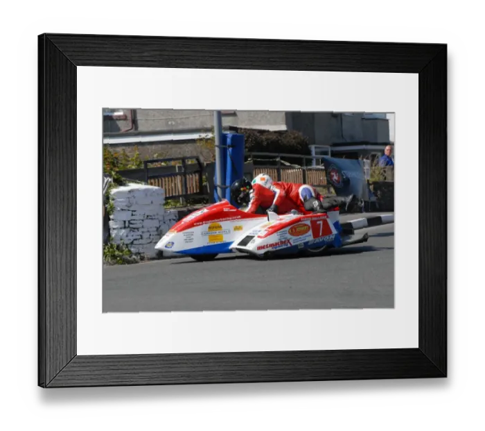 Framed Print : Greg Lambert & Aaron Galligan (GLR Honda) 2011 Southern 100 Framed Print : Greg Lambert & Aaron Galligan (GLR Honda) 2011 Southern 100