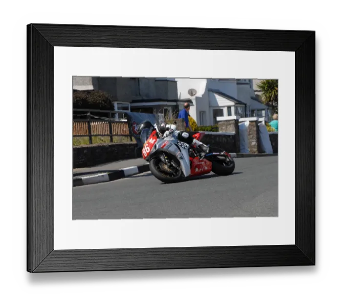 Framed Print : Cameron Donald (Honda) 2011 Southern 100 Framed Print : Cameron Donald (Honda) 2011 Southern 100