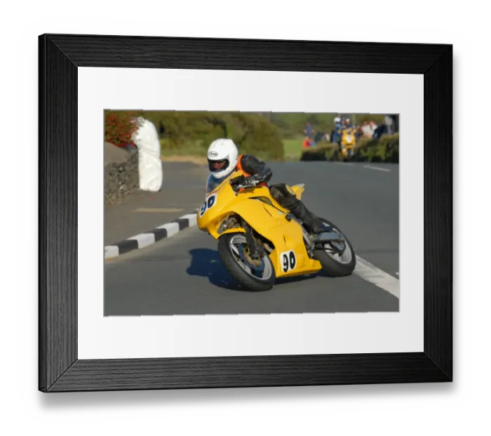 Framed Print : John Byatt (Suzuki) 2011 Southern 100 Framed Print : John Byatt (Suzuki) 2011 Southern 100