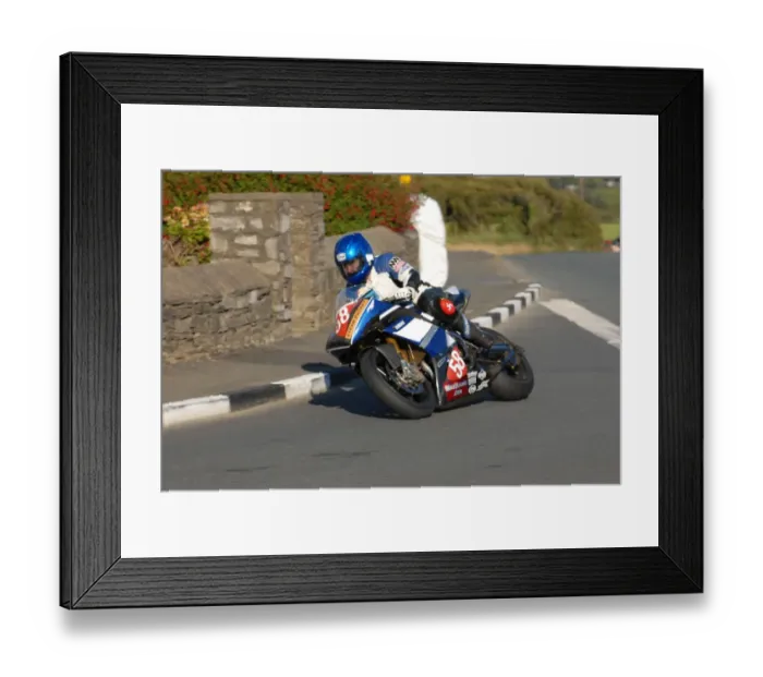 Framed Print : Marie Hodgson (Yamaha) 2011 Southern 100 Framed Print : Marie Hodgson (Yamaha) 2011 Southern 100
