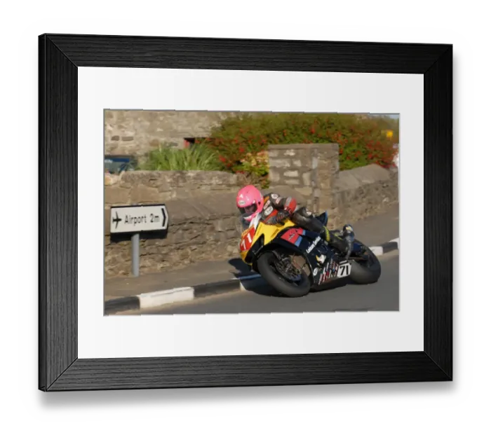 Framed Print : Davy Morgan (Yamaha) 2011 Southern 100 Framed Print : Davy Morgan (Yamaha) 2011 Southern 100