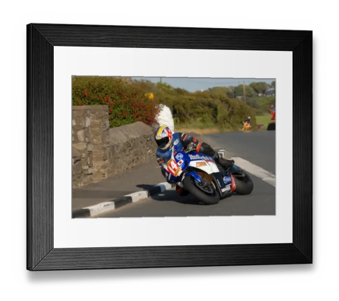 Framed Print : Russ Mountford (Honda) 2011 Southern 100 Framed Print : Russ Mountford (Honda) 2011 Southern 100