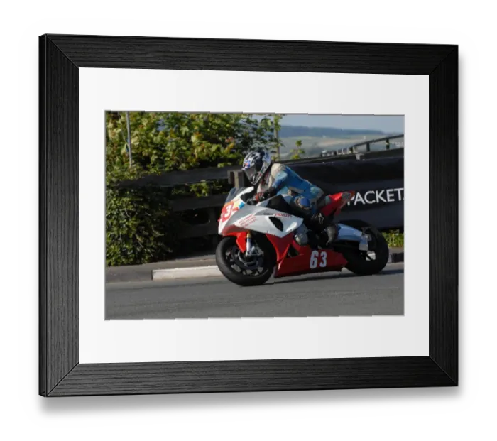 Framed Print : Alan Phillips (BMW) 2011 Southern 100 Framed Print : Alan Phillips (BMW) 2011 Southern 100