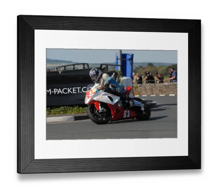 Framed Print : Alan Phillips (BMW) 2011 Southern 100 Framed Print : Alan Phillips (BMW) 2011 Southern 100