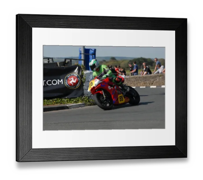 Framed Print : Dave Clarke (Yamaha) 2011 Southern 100 Framed Print : Dave Clarke (Yamaha) 2011 Southern 100