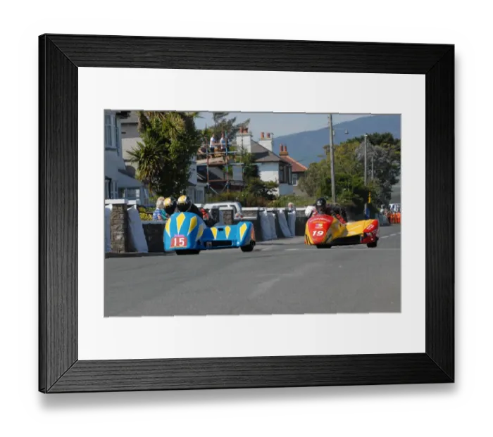 Framed Print : Horst Walczak & Andrew Miller (Ireson Honda) and Matthew Sayle & Jamie Scarffe (Windle DMR Suzuki) 2011 Southern 100 Framed Print : Horst Walczak & Andrew Miller (Ireson Honda) and Matthew Sayle & Jamie Scarffe (Windle DMR Suzuki) 2011 Southern 100