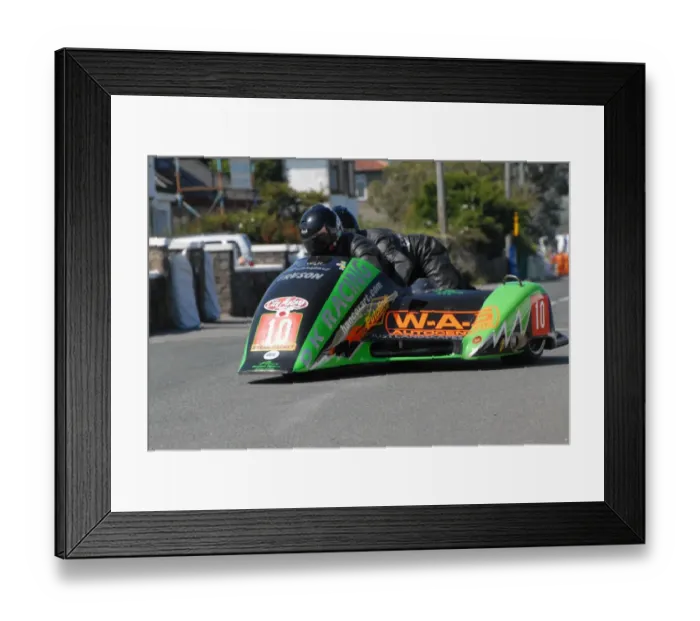 Framed Print : Dave Kimberley & Stu Castles (Ireson Honda) 2011 Southern 100 Framed Print : Dave Kimberley & Stu Castles (Ireson Honda) 2011 Southern 100