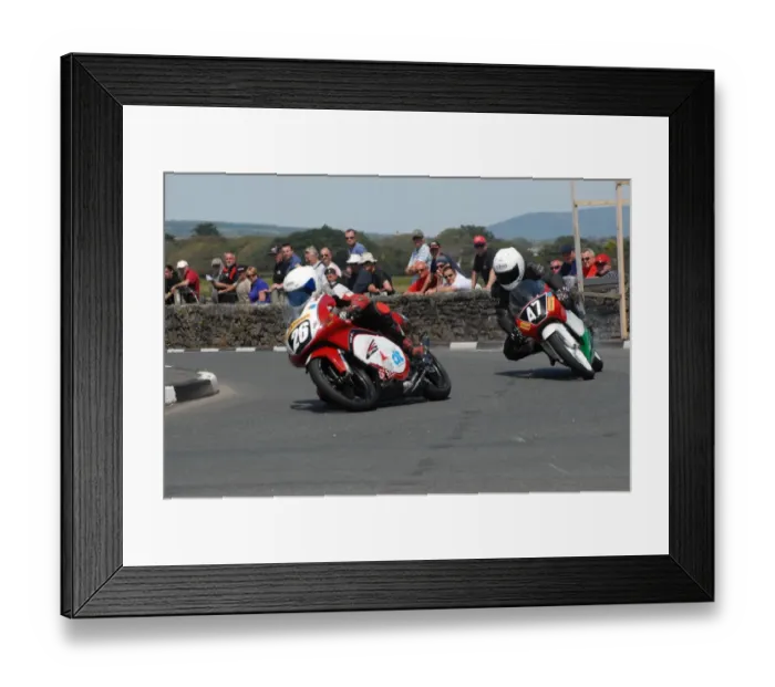 Framed Print : Phil Harvey (Honda) and Tom Snow (Honda) 2011 Southern 100 Framed Print : Phil Harvey (Honda) and Tom Snow (Honda) 2011 Southern 100
