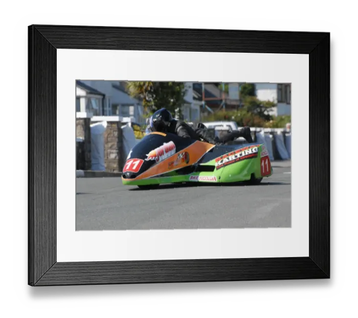 Framed Print : David Hirst & Luke Beckworth (Shelbourne Honda) 2011 Southern 100 Framed Print : David Hirst & Luke Beckworth (Shelbourne Honda) 2011 Southern 100