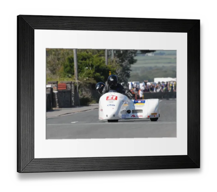 Framed Print : John Chandler & Doug Chandler (Shelbourne Yamaha) 2011 Southern 100 Framed Print : John Chandler & Doug Chandler (Shelbourne Yamaha) 2011 Southern 100