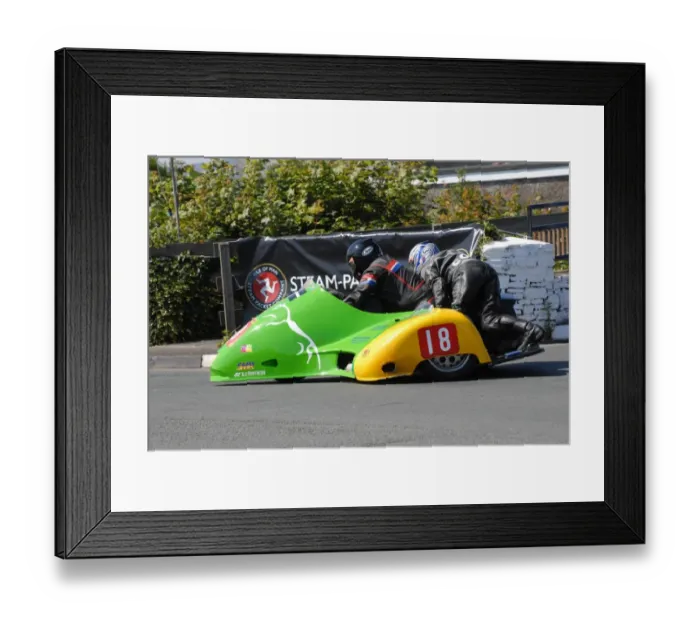 Framed Print : Stuart Stobbart & Kenny Cole (Shelbourne Honda) 2011 Southern 100 Framed Print : Stuart Stobbart & Kenny Cole (Shelbourne Honda) 2011 Southern 100