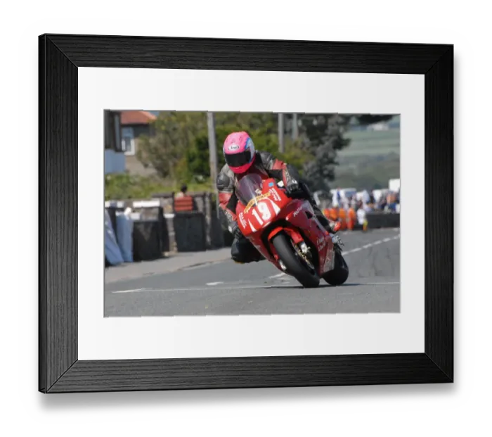 Framed Print : Paul Cranston (Honda) 2011 Southern 100 Framed Print : Paul Cranston (Honda) 2011 Southern 100