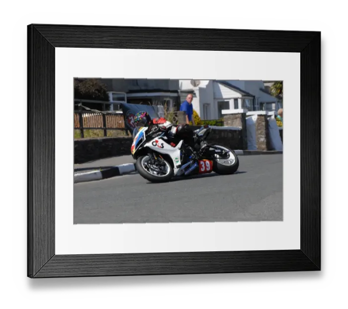 Framed Print : Andy Fenton (Suzuki) 2011 Southern 100 Framed Print : Andy Fenton (Suzuki) 2011 Southern 100