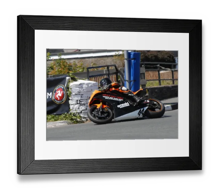 Framed Print : Wayne Hamilton (Yamaha) 2011 Southern 100 Framed Print : Wayne Hamilton (Yamaha) 2011 Southern 100