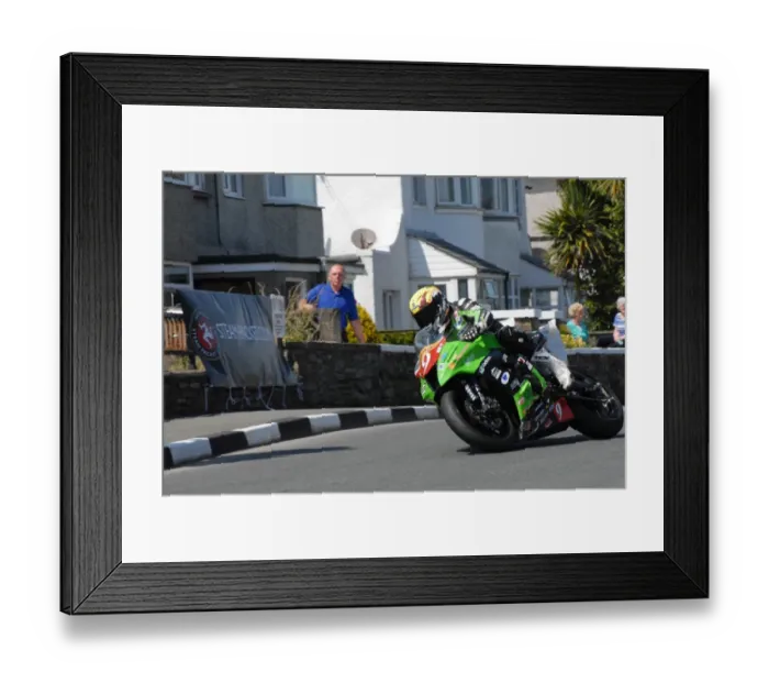 Framed Print : Ian Lougher (Kawasaki) 2011 Southern 100