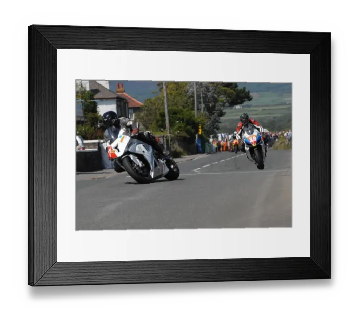 Framed Print : Mark Parrett (BMW) and Andy Fenton (Suzuki) 2011 Southern 100 Framed Print : Mark Parrett (BMW) and Andy Fenton (Suzuki) 2011 Southern 100