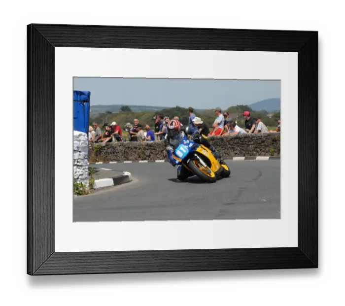 Framed Print : Alistair Howarth (Yamaha) 2011 Southern 100 Framed Print : Alistair Howarth (Yamaha) 2011 Southern 100