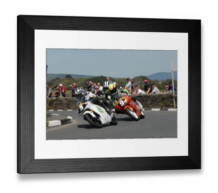 Framed Print : Chris Palmer (Honda) and Ian Lougher (Honda) 2011 Southern 100 Framed Print : Chris Palmer (Honda) and Ian Lougher (Honda) 2011 Southern 100