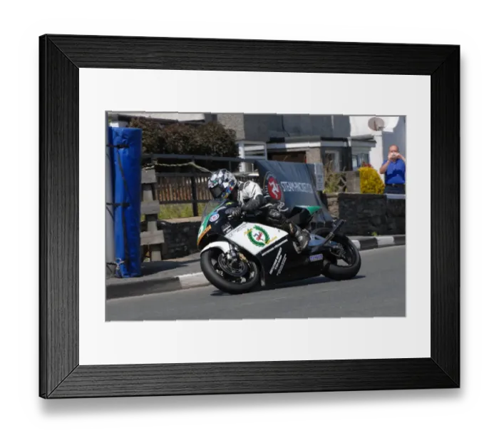 Framed Print : Chris Palmer (Honda) 2011 Southern 100 Framed Print : Chris Palmer (Honda) 2011 Southern 100