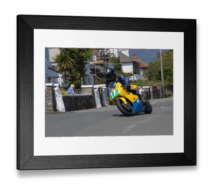 Framed Print : Kevin Strowger (Honda) 2011 Southern 100 Framed Print : Kevin Strowger (Honda) 2011 Southern 100