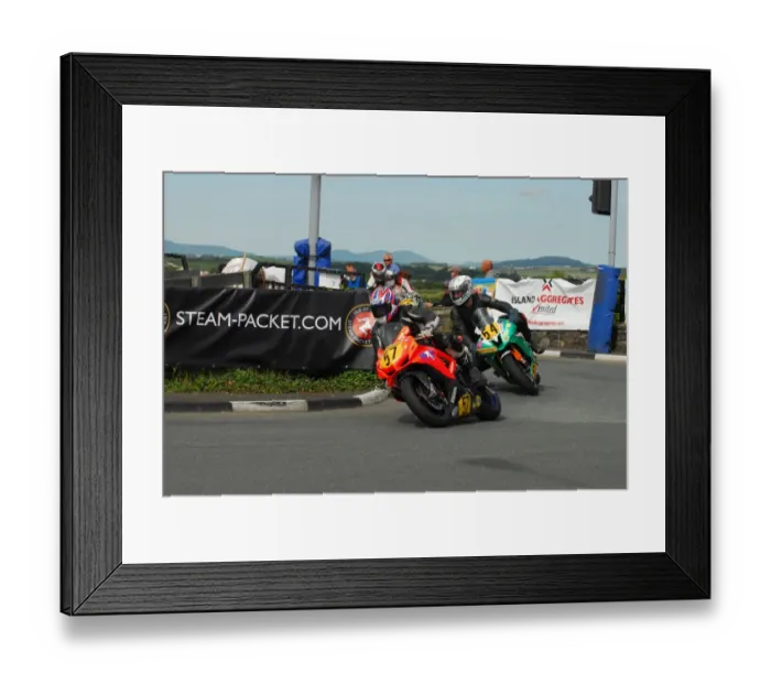 Framed Print : Rob Mitchel-Hill (Suzuki) and Mark Bamford (Yamaha) 2016 Southern 100 Framed Print : Rob Mitchel-Hill (Suzuki) and Mark Bamford (Yamaha) 2016 Southern 100