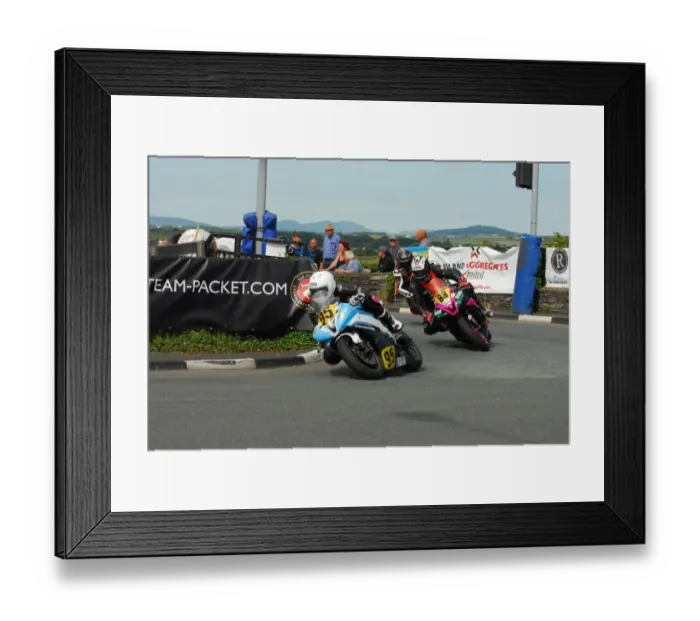 Framed Print : Allan Brodie (Yamaha) and Richard Stubbs (Yamaha) 2016 Southern 100 Framed Print : Allan Brodie (Yamaha) and Richard Stubbs (Yamaha) 2016 Southern 100