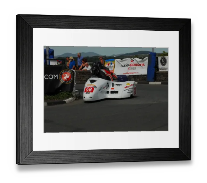 Framed Print : John Chandler & Dickie Gale (Shelbourne Honda) 2016 Southern 100 Framed Print : John Chandler & Dickie Gale (Shelbourne Honda) 2016 Southern 100