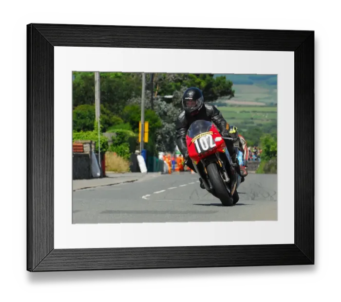 Framed Print : Mick Moreton (Honda) 2016 Southern 100 Framed Print : Mick Moreton (Honda) 2016 Southern 100