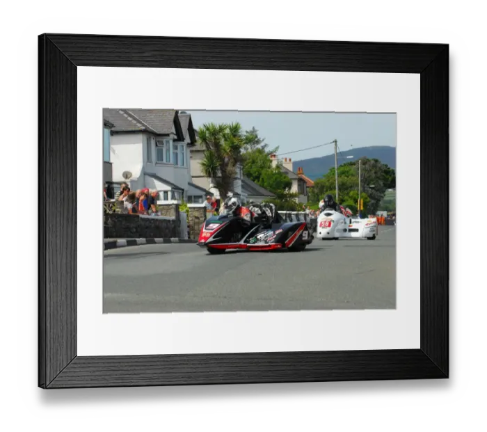 Framed Print : Darren Hope & Lenny Bumfrey (DMR Honda) and John Chandler & Dickie Gale (Shelbourne Honda) 2016 Southern 100 Framed Print : Darren Hope & Lenny Bumfrey (DMR Honda) and John Chandler & Dickie Gale (Shelbourne Honda) 2016 Southern 100