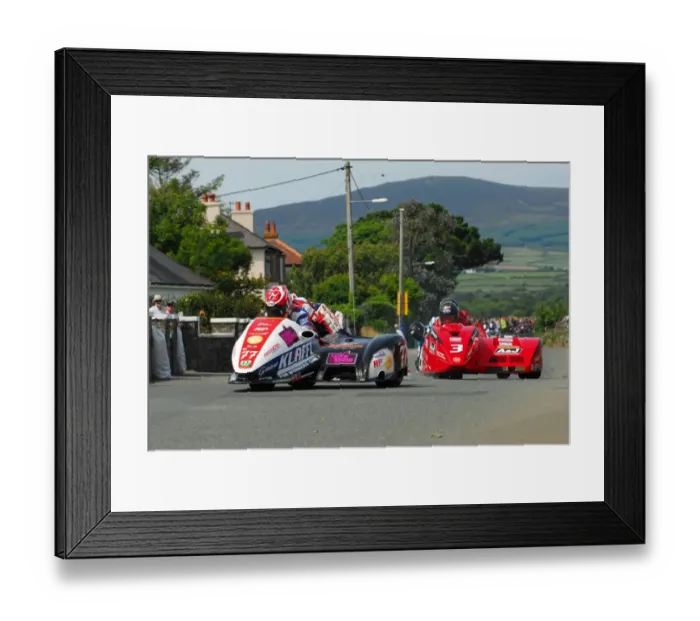 Framed Print : Tim Reeves & Patrick Farrance (DMR Klaffi Honda) and Dave Molyneux & Dan Sayle (Honda DMR) 2016 Southern 100 Framed Print : Tim Reeves & Patrick Farrance (DMR Klaffi Honda) and Dave Molyneux & Dan Sayle (Honda DMR) 2016 Southern 100