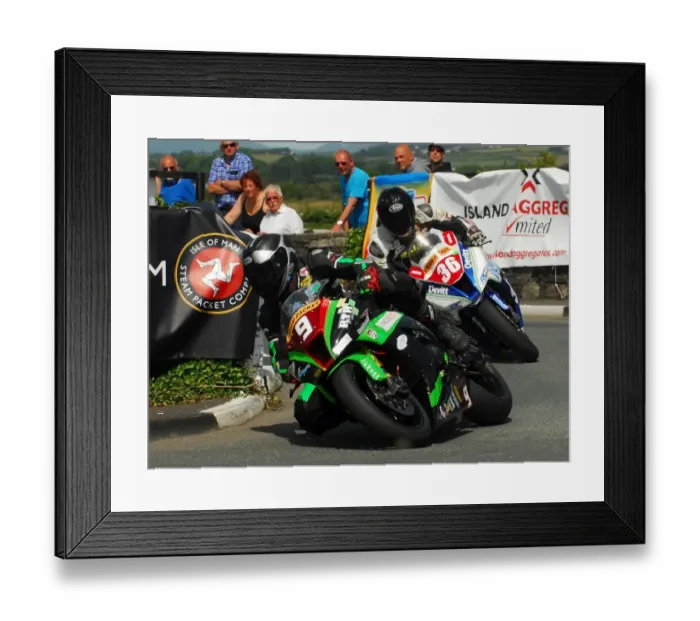 Framed Print : Dan Hegarty (Kawasaki) 2016 Southern 100 Framed Print : Dan Hegarty (Kawasaki) 2016 Southern 100