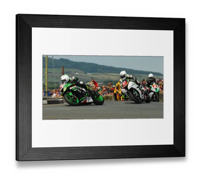 Framed Print : Frank Gallagher (Suzuki) and Seamus Elliott (Kawasaki) 2016 Southern 100 Framed Print : Frank Gallagher (Suzuki) and Seamus Elliott (Kawasaki) 2016 Southern 100