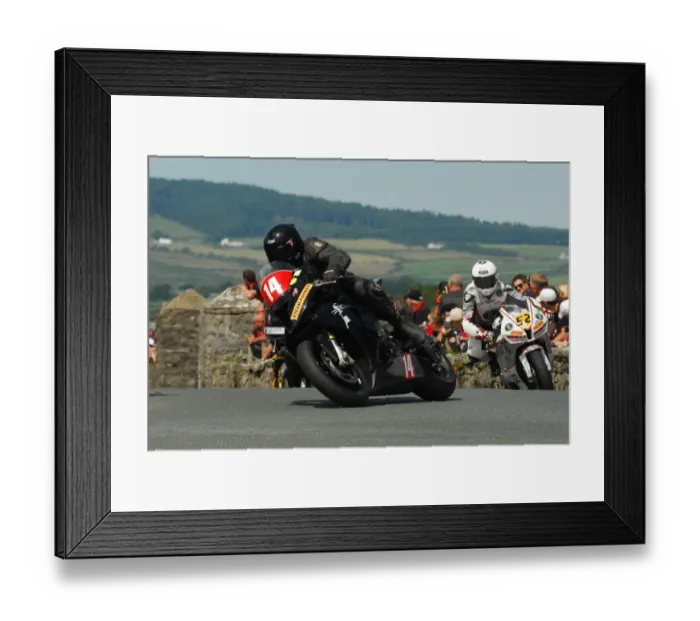 Framed Print : Mark Parrett (BMW) 2016 Southern 100 Framed Print : Mark Parrett (BMW) 2016 Southern 100