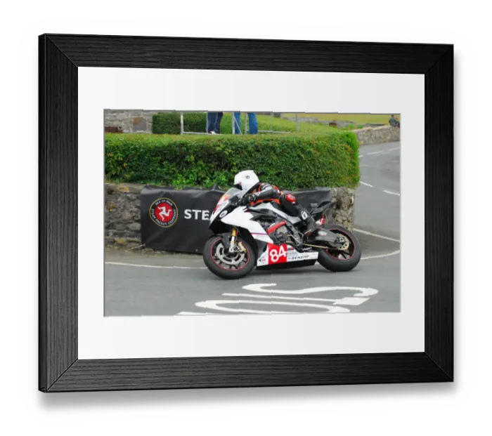 Framed Print : Dominic Herbertson (BMW) 2016 Southern 100 Framed Print : Dominic Herbertson (BMW) 2016 Southern 100