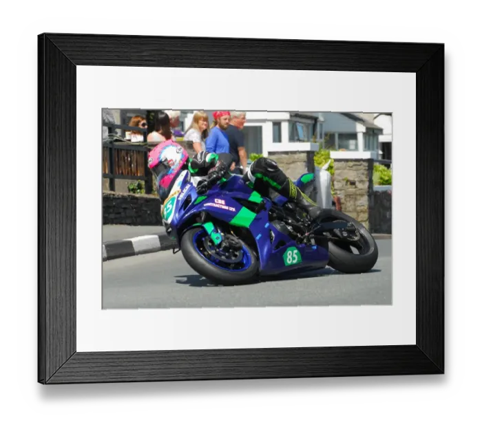 Framed Print : Dean Osborne (Suzuki) 2016 Southern 100 Framed Print : Dean Osborne (Suzuki) 2016 Southern 100